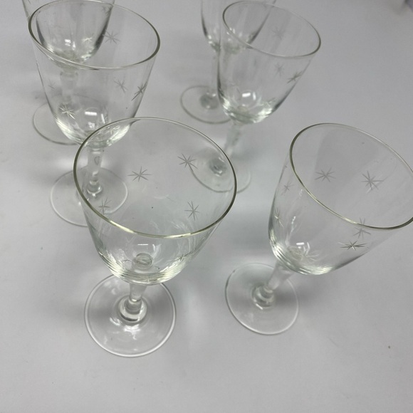 Set of 6 Vintage Wine/Toasting Glasses - Picture 4 of 8